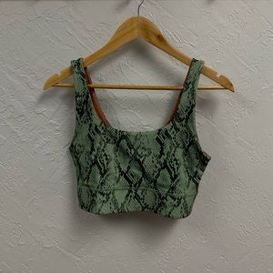 Fabletics brand full coverage sports bra. Never worn, excellent condition.